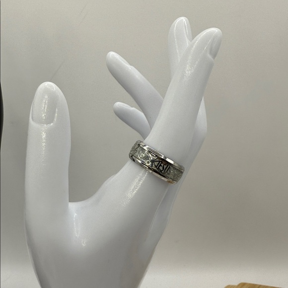 Stainless Steel Jesus Fish Design Religious Ring Silver on Silver Tone Size 9 - Picture 2 of 6